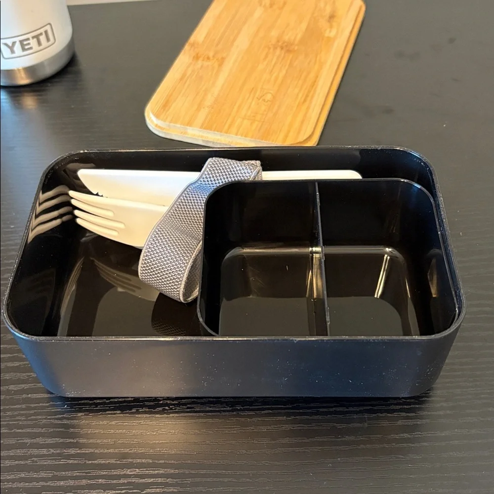 Starkisk yeti water bottle & bento box